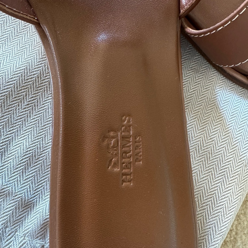 New - Iconic Slide Sandals - Picture 3 of 6